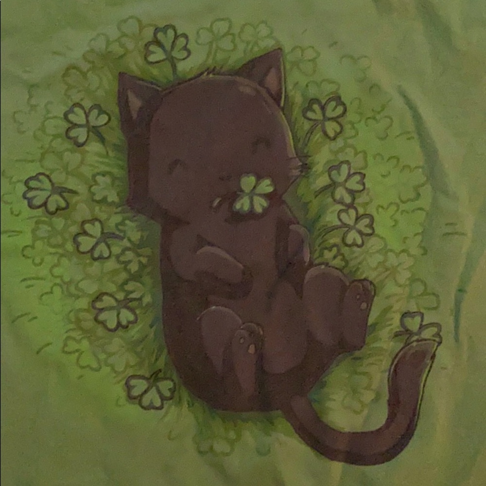Kitty with 4 leaf clovers T-Shirt